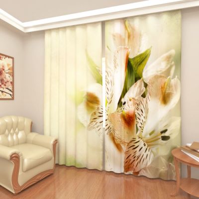 Белые лилии