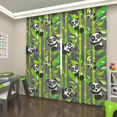 Панды в бамбуке