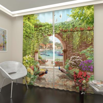 Сад с павлинами