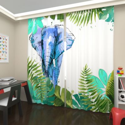 Слон в джунглях